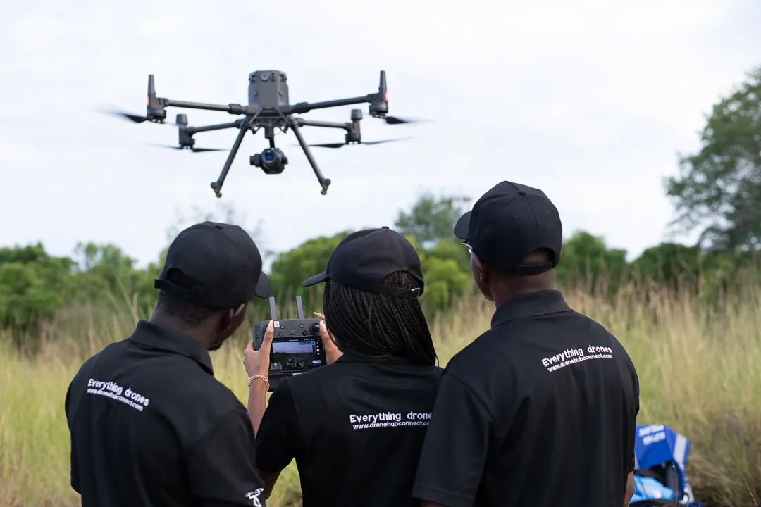 Dronehub expert assisting a customer